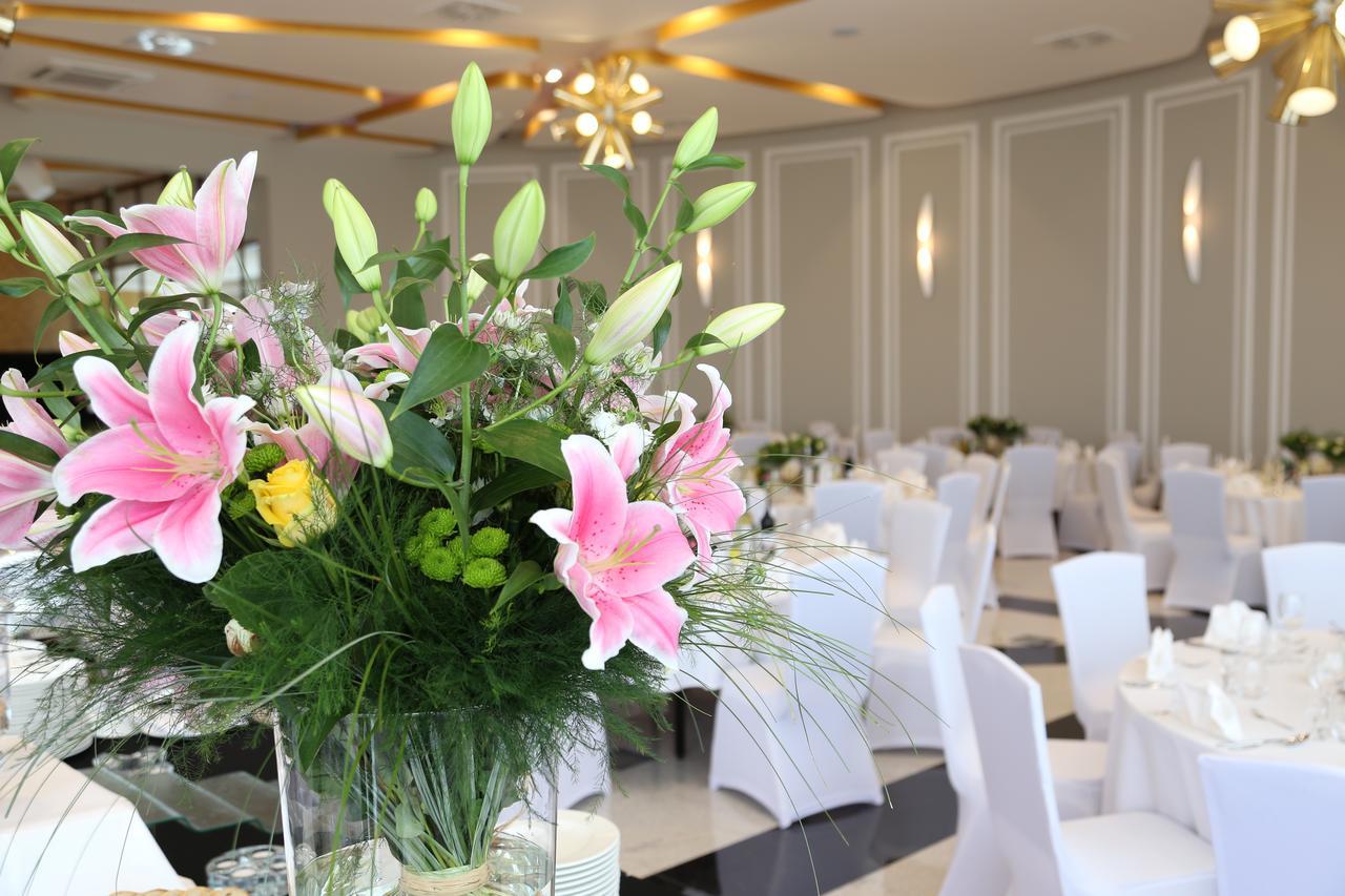 Hotel Atlanta Stare Jezewo Ngoại thất bức ảnh